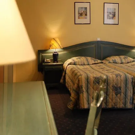 Du Pré Hotel Parigi