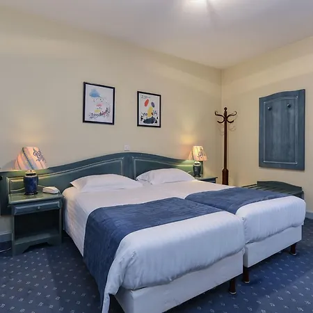 Hotel Du Pré