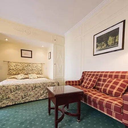 Hotel Du Pré