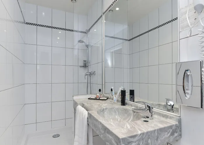 Du Pre Отель 3*